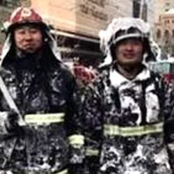 Chinese firefighters save five kittens from burnt out building