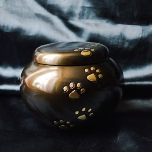 Urn for cat or dog ashes