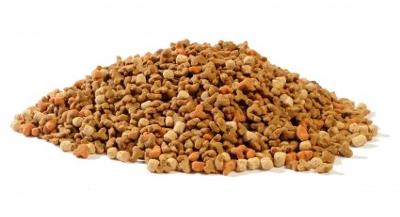 Pile of dry cat food